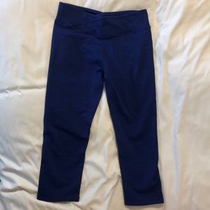 Fabletics M Mid Calf Leggings